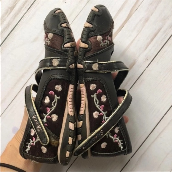 Girls Skechers - Picture 5 of 9